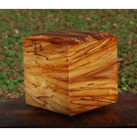 Erwachsene | Bis Zu 180 Pfund Urne-Bottom Laden - Handgefertigt Aus Dunklem Spalted Ambrosia Maple-Free Optional Basic Custom Laser Gravur von SanWoodStudios