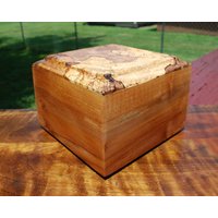 Erwachsener/Großer Hund | Bis Zu 120 Pfund Urne-Bottom-Load-Aus Dunklem Rolled Maple Und Rolle Ahorn Maserholz - Free Basic Custom Lasergravur von SanWoodStudios