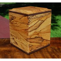 Flash Sale-Erwachsener | Bis Zu 165 Pfund Urne-Bottom Laden-Handgefertigt Aus Reihed Ambrosia Ahorn Und Walnuss-Free Basic Custom Lasergravur von SanWoodStudios