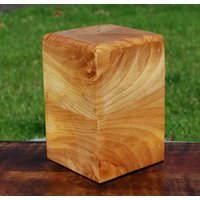 Hund/Großes Haustier | Bis Zu 100 Pfund Urne-Bottom Laden-Handgefertigt Aus Gemusterter Curly Ash-Free Basic Custom Laser Gravur von SanWoodStudios