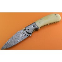 100% Handgemachte Damast Kamel Knochen Liner Lock Tasche Klappmesser Geschenk Für Ihn Männer Papa Trauzeugen Jahrestag Hochzeitsgeschenk Fs85B-1 von SanaCutlery