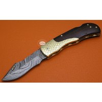 Benutzerdefinierte Handgemachte Damast Stahl Palisander Back Lock Tasche Klappmesser Geschenk Für Ihn Dad Groomsmen Jahrestag Hochzeitsgeschenk C4C-1 von SanaCutlery