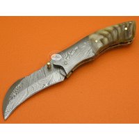 Benutzerdefinierte Handgemachte Damast Widder Horn Gürtelclip Tasche Klappmesser Geschenk Für Ihn Dad Groomsmen Jahrestag Hochzeitsgeschenk C6Gc-1 von SanaCutlery