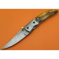 Super Sale 100% Handgefertigt Und Geschmiedet Sana Besteck Damast-stahl Geflammt Kamelknochen Griff Liner Lock Taschenklappmesser Fs392B-2 von SanaCutlery