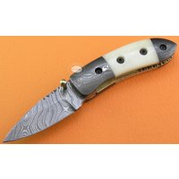 Super Sale 100% Handgefertigt Und Geschmiedet Sana Besteck Damast-stahl Kamelknochen Griff Liner Lock Taschenklappmesser Fs44B-1 von SanaCutlery