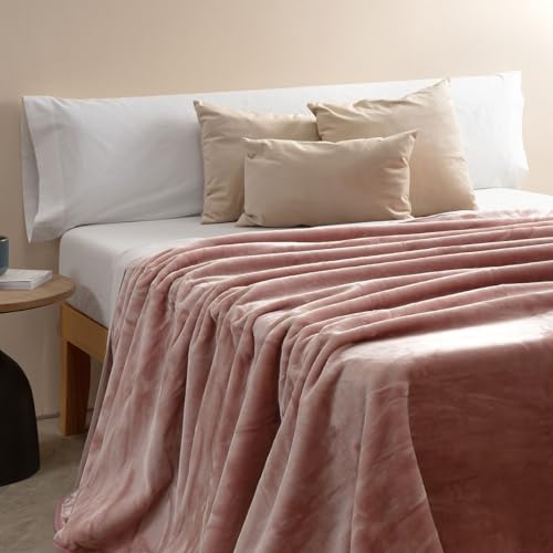 Sancarlos Decke aus Velours, Ibon, Rosa, 100% Polyester, 180 x 240 cm. von Sancarlos