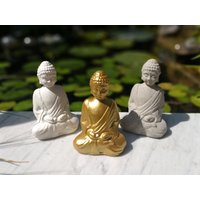 Buddha Aus Beton/Goldener Weiße Statue Beton-Deko Figur von SandrasKreativStube