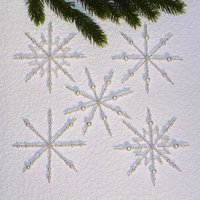 Große Perlensterne Weiß 13, 5 cm/Christbaumschmuck Sterne Weihnachtssterne Perlen von SandrasKreativStube