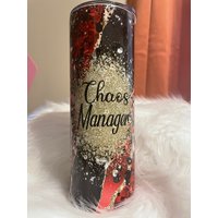 Chaos Manager Rot Gold Schwarz Sublimation 20Oz Tumbler von SandyStarfishNH