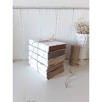 Dekobücher Shabby Chic Tischdekoration, Bücherbündel Deko Vintage, Bücherstapel Chic, Wohndekoration Dekobücher Shabby Chic Tischdekoration, Bücherbündel Deko Vintage, Bücherstapel Chic, Wohndekoration von SaniSanDesign