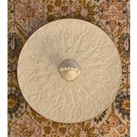 Elegantes Lenox Chateau Serviertablett Aus Porzellan Mit Fleur De Lis Muster von SantaBarbaraCeramics