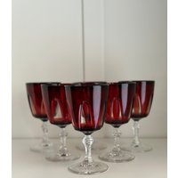 Gothic Rubinrote Wasserkelche Von Cristal D'arques - Durand, Arcoroc Red, Luminarc Weingläser, Wird Als Set Verkauft von SantaBarbaraCeramics