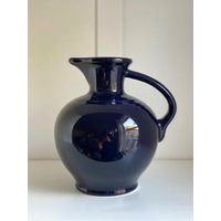 Vintage Kobaltblau Fiesta Karaffe Hlc Fiestaware Krug Im Ruhestand, Nicht Mehr Hergestelltes Sammlergeschirr von SantaBarbaraCeramics