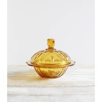 Vintage Gelbe Glas Bonbondose Aus Frankreich - Runde Konfektdose Retro Bernstein Bernsteinglas Vintage Gelbe Glas Bonbondose Aus Frankreich - Runde Konfektdose Retro Bernstein Bernsteinglas von SantaBasuraVintage