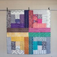 Moderner Blockhaus Quilt - Wandbehang Baby Selbstgemachter Patchwork Versandfertig von SantaCruzQuilts