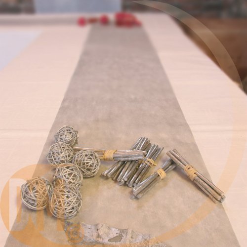 Tischläufer ivory "Vlies" 30cm x 10m- Dekostoff - Dekoration zur Hochzeit oder Feier - 2810 von Santex