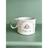 sternzeichen-Design Libre Zeichen Keramik Handgemachte Becher Handwerk Geschenkidee Kaffeetasse Geschenk Für Ihren Einzigartigen Geburtstag Jahrestag von SaphroniaHandmades