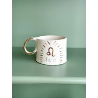 sternzeichen Design Löwe Zeichen Keramik Handgemachte Becher Handwerk Geschenkidee Kaffeetasse Geschenk Für Ihren Einzigartigen Geburtstag Jahrestag von SaphroniaHandmades