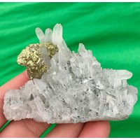 Goldenes Chalcopyrit Auf Transparentem Quarz Mit Micro-Sphalerit Aus Madan, Bulgarien, Goldener Kristall, Natürliches Mineral, Chakra, N7116 von SarahCornerM