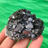 Hochwertige Galena Würfel Auf Tetrahedrit Und Quarz Aus Madan , Bulgarien Grauer Kristall Graues Mineral Sammeln Naturkristall N7016 von SarahCornerM