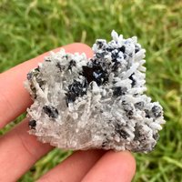 Nadelquarz Bedeckt Mit Weißem Dolomit , Tetrahedrit Und Pyrit Aus Bulgarien Natürlicher Kristall Natürliches Mineral Geschenk Stein N6508 von SarahCornerM