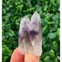 Spektakulärer Amethyst Phantom Mineral Spike Aus Bulgarien , Lila Kristall Natur Stein Edelstein Sammlung N7348 von SarahCornerM