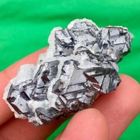 Spinell Zwillingsgalena Mit Funkelndem Quarz - Krushev Dol Mine, Madan, Bulgarien, Natürlicher Kristall, Glänzendes Mineral, Seltene Morphologie von SarahCornerM