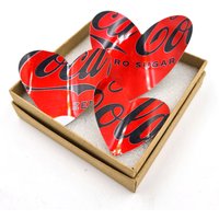 Cola Zero Can Herz Kühlschrankmagnete, Coca-Cola Heart Shaped Recycelte Blechdose Magnete, Präsentiert in Recycelter Geschenkbox von SarahTurnerEcoDesign