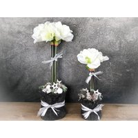 Adventsgesteck Amaryllis Gesteck Eukalyptus Künstlich Modern Zapfen Weiß von SarahsFlowerStudio