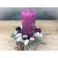 Adventsgesteck Gesteck Zapfen Zapfe Beere Modern Rund Moos Thuja Rot Weiß von SarahsFlowerStudio