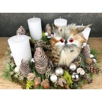 Adventskranz Adventskalender Eule Zapfen Moos Sterne Kerzen Tanne Zweige Modern Natürlich Getrocknet Künstlich Haltbar von SarahsFlowerStudio