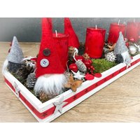 Adventskranz Adventskalender Wichtel Modern Länglich Balken Tablett in Zwei Größen L Und Xl von SarahsFlowerStudio