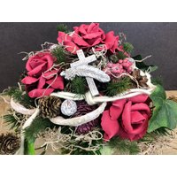 Grabgesteck Grabschmuck Grabvase Grabstrauß Grabdekoration Allerheiligen Tannen Exoten Rosen Efeu Filzschnur Kreuz Feder Zapfen von SarahsFlowerStudio