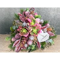 Grabgesteck Grabschmuck Herz Christrose Exoten Tanne Zapfen Hutzeln Allerheiligen Filzschnur Christrosen Grabdeko Grabdekoration von SarahsFlowerStudio