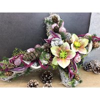 Grabgesteck Grabschmuck Kreuz Christrose Farbwunsch Exoten Tanne Zapfen Hutzeln Allerheiligen Filzschnur Christrosen Grabdeko Grabdekoration von SarahsFlowerStudio