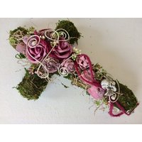Grabgesteck Grabschmuck Urnengrab Gesteck Grab Allerheiligen Mooskreuz Kreuz Rose Grave Arrangument Grave Flowers Longlasting von SarahsFlowerStudio
