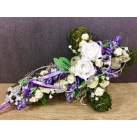 Grabgesteck Grabschmuck Urnengrab Gesteck Grab Allerheiligen Mooskreuz Kreuz Rose Grave Arrangument Grave Flowers Longlasting von SarahsFlowerStudio