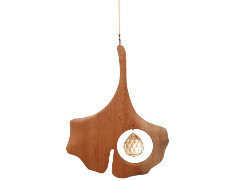 Saraswati Hängedekoration Kristallobjekt "Gingko" 11x15cm Holz natur mit 20mm Kristallkugel von Saraswati