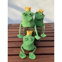 1 Filz Eierwärmer Froschkönig Märchenhaft Gefilzt 1 Filz Eierwärmer Froschkönig Märchenhaft Gefilzt von SaraundOnsiFilzerei