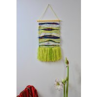 Handgewebter Wandbehang Regenbogengewebter Wandteppich Mit Fransen von SarmitesStudio