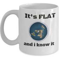 Flache Erde Kaffeebecher - Es Ist Flat Und Ich Weiß Flache Erdgeschenk Verschwörungstheorie Hohle Geschenke Für Erder von Sarothdesigns