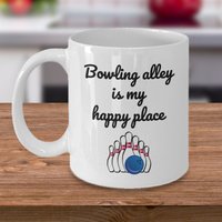 Lustige Bowling Tasse Geschenk - Dad Happy Place Erholung Für Ihn Lustige Bowler Geschenke von Sarothdesigns