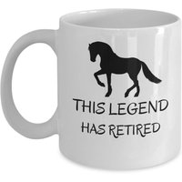 Pferde Kaffeebecher - Diese Legende Ist Im Ruhestand Pferdegeschenke Pferdeliebhaber Ruhestandsgeschenk Pferdebesitzer Reiterbecher Pferdekunst von Sarothdesigns
