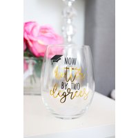 Abschluss Weinglas Geschenk 2020 | Master Graduiertenschule Personalisiertes Grad Klasse Law Schoo von SassyandCoDesigns