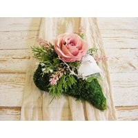 Grabschmuck Anja Moosherz, Herz Grab, Trauerschmuck, Trauer, Liebe, Rose, Künstliche Blumen, Beerdigung Grabschmuck Anja Moosherz, Herz Grab, Trauerschmuck, Trauer, Liebe, Rose, Künstliche Blumen, Beerdigung von Sauerlanddeko