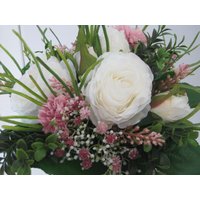 Seidenblumen, Kunstblumen, Seidenrosen, Handgebundener Strauß, Weiß, Altrosa, Lieblingsvase von Sauerlanddeko