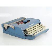 Space Age Schreibmaschine, Privileg 30, Blau, 70Er Jahre von Sauvageot