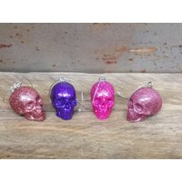 Glitzer Skull Christbaumkugel, Weihnachtsbaum Skulls, Pink Skulls von SazSkullduggery