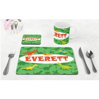 Personalisierte Dinosaurier-Tischset | Für Kinder Kindergeschirr-Set Dinosaurier Untersetzer Kleinkind Geschenk Sohn Tochter Ihn Personalisierte Dinosaurier-Tischset | Für Kinder Kindergeschirr-Set Dinosaurier Untersetzer Kleinkind Geschenk Sohn Tochter Ihn von Sazzamaroos