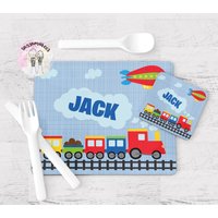Personalisierte Züge Tischset | Kinder Zug Kindergeschirr-Set Untersetzer Jungen Zugtischset Unisex Kleinkind Geschenk-Set Personalisierte Züge Tischset | Kinder Zug Kindergeschirr-Set Untersetzer Jungen Zugtischset Unisex Kleinkind Geschenk-Set von Sazzamaroos